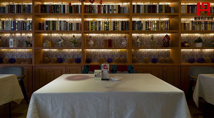 布拉諾西餐廳設(shè)計